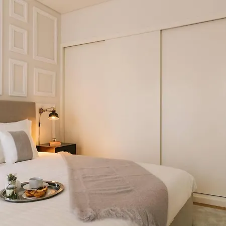 Apartman 2bdr With Balcony By Lovelystay