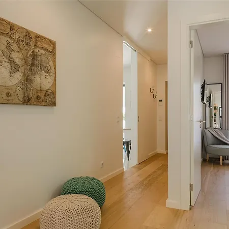 2bdr With Balcony By Lovelystay Lisboa