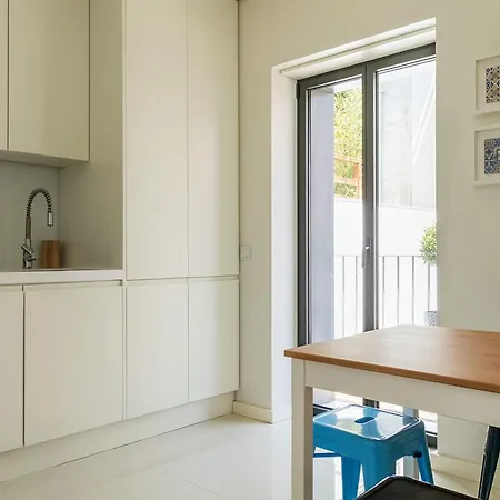 Appartement 2bdr With Balcony By Lovelystay